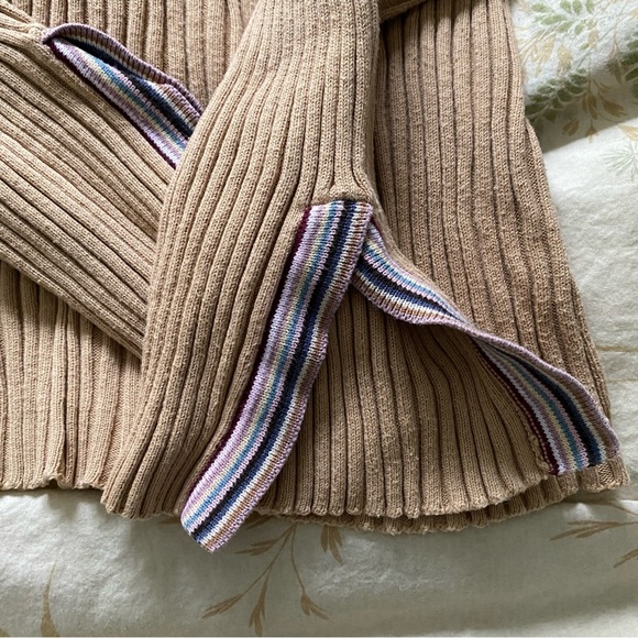 2000s Style Sweater - Picture 2 of 4